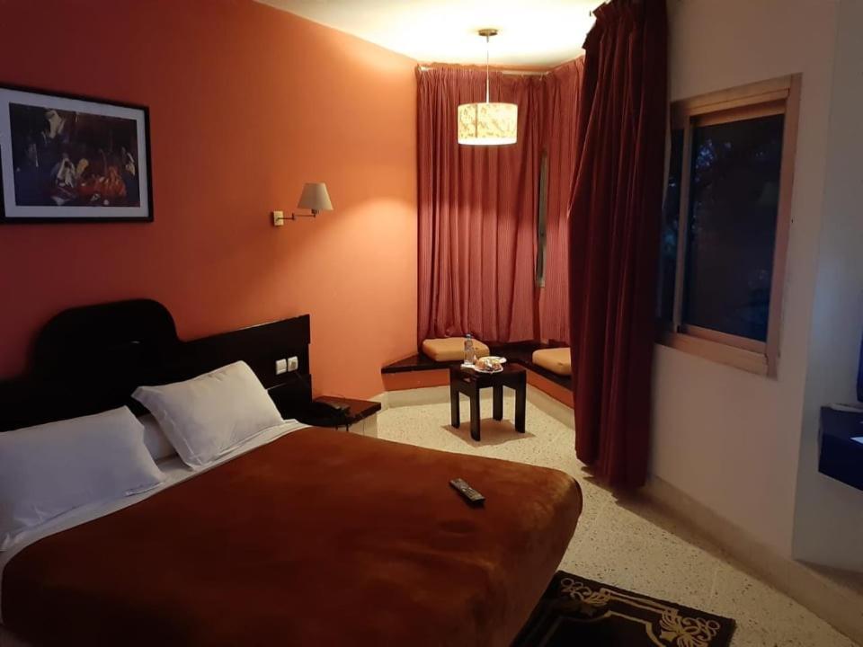 Hotel Continental Хенифра Экстерьер фото